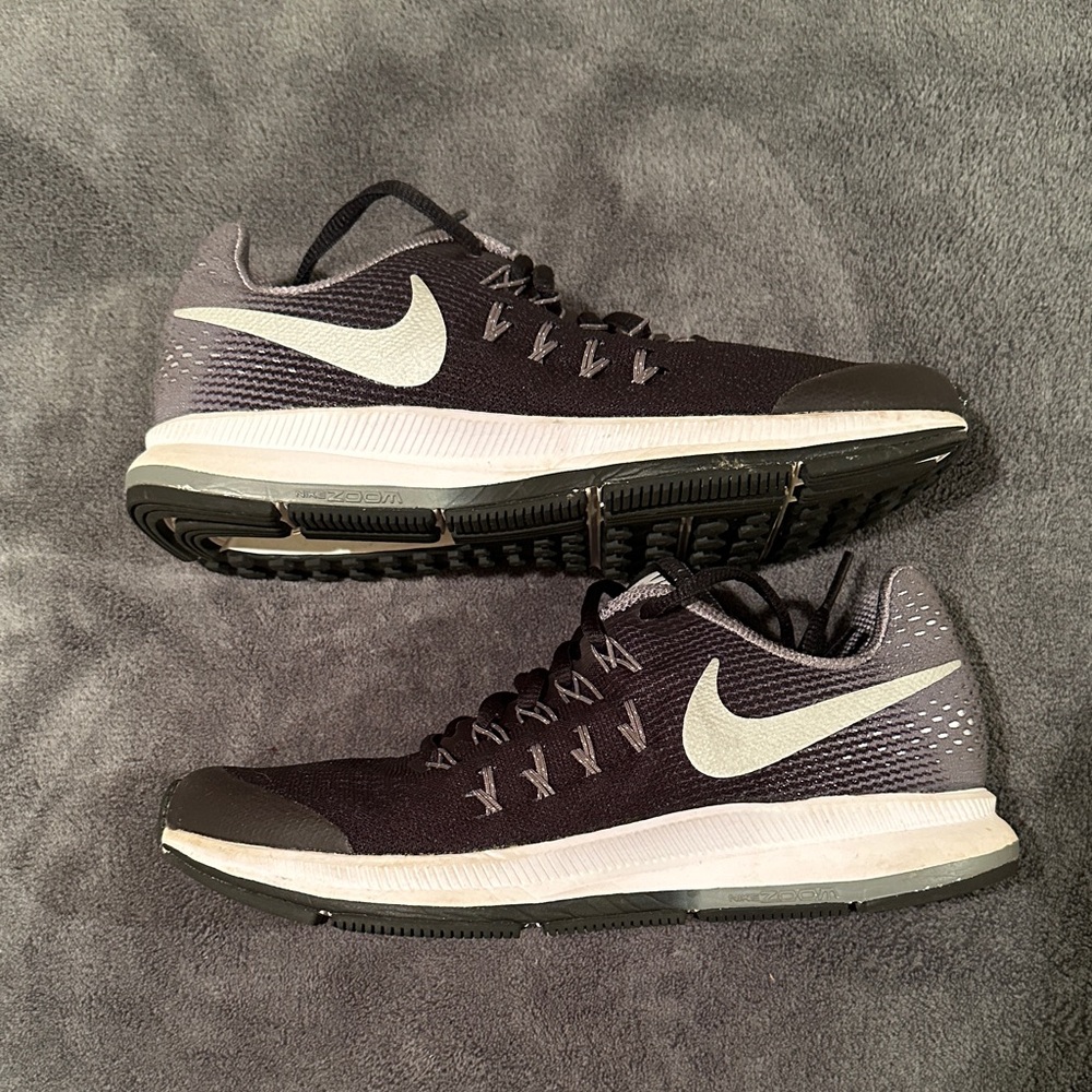Nike ZOOM Pegasus Black and Gray Running Shoes